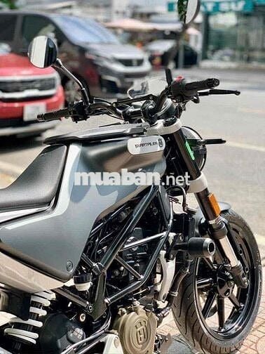 Husqvarna Svartpilen 200 – 2022 odo 18k
