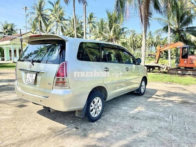 Toyota Innova 2008 - 300000 km