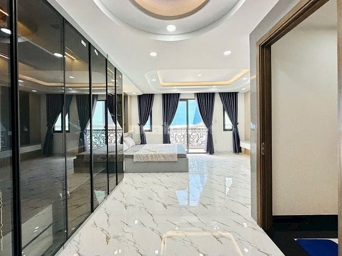 ⭐️Nhà 4 Lầu tuyệt đẹp CAO CẤP hẻm xe hơi 5m, cách MT Huỳnh Khươn An 5m
