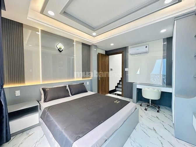 ⭐️Nhà 4 Lầu tuyệt đẹp CAO CẤP hẻm xe hơi 5m, cách MT Huỳnh Khươn An 5m
