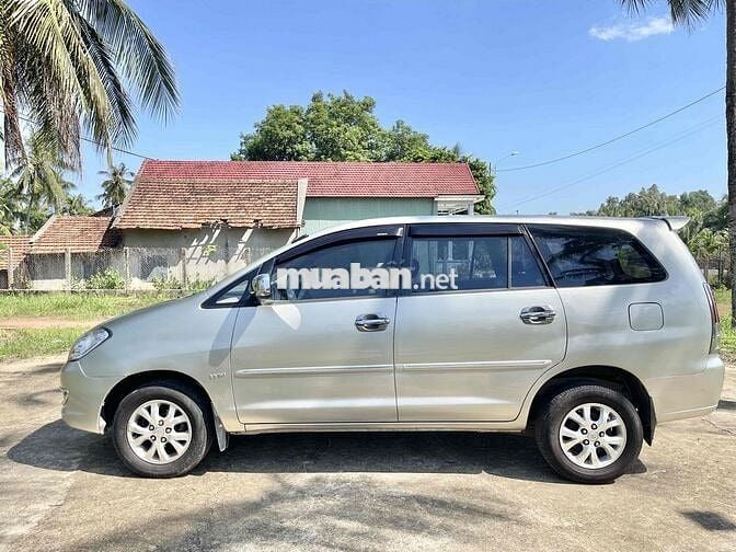 Toyota Innova 2008 - 300000 km