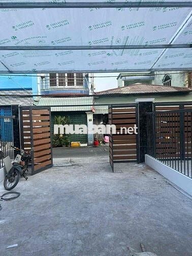 NHÀ CÓ SÂN ĐẬU XE HƠI, HẺM LÊ ĐÌNH CẨN