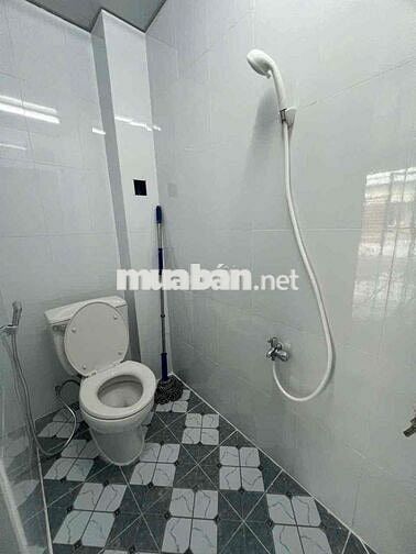 NHÀ CÓ SÂN ĐẬU XE HƠI, HẺM LÊ ĐÌNH CẨN