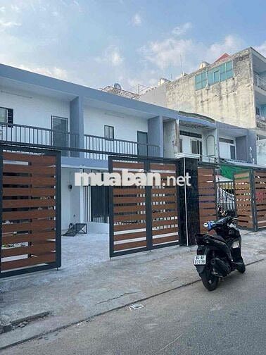 NHÀ CÓ SÂN ĐẬU XE HƠI, HẺM LÊ ĐÌNH CẨN