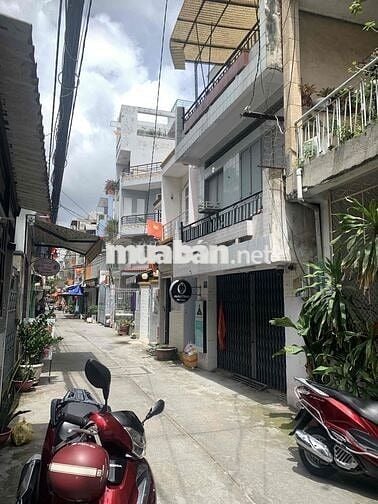 nhà 3t6 cấp 4,có gác suốt, p11 , đường Hậu Giang, tp hcm