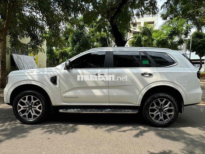 Ford Everest 2024 Platinum 2.0L 4x4 AT - 20166 km