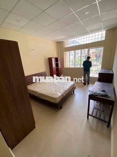 CHÍNH CHỦ CHO THUÊ NGUYÊN CĂN HXH HUỲNH VĂN BÁNH- 18triệu