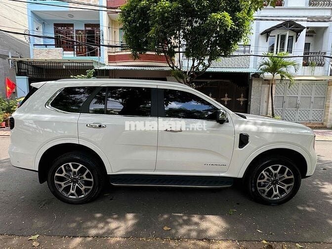 Ford Everest 2024 Platinum 2.0L 4x4 AT - 20166 km