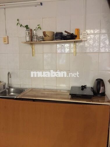 Cho thuê dài hạn căn hộ chung cư (30m2) đẹp, gần chợ Bến Thành