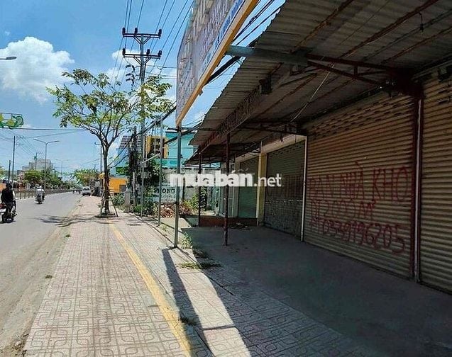 Bán đất lớn Mặt tiền cần đước long an , 28x63m  giá bán 21ty300