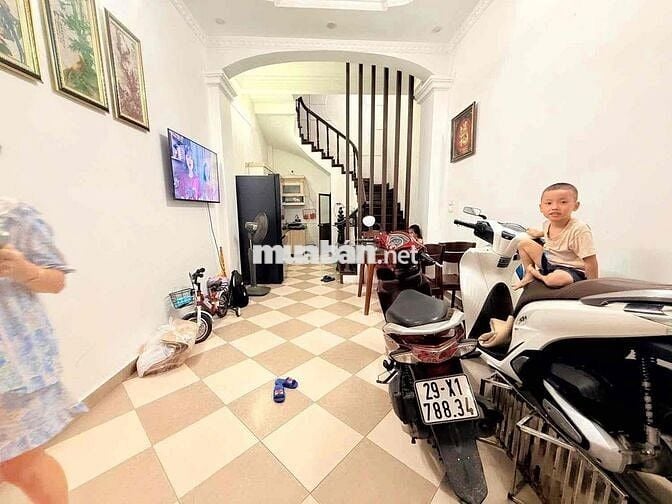 HOÀNG HOA THÁM 38m2,5 Tầng -Oto Kinh Doanh - giá 13.1 tỷ