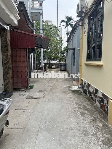 Bán 45m2 Đất Thuỵ Phương, tặng nhà 2 tầng chắc chắn, ô tô lùi đỗ cửa