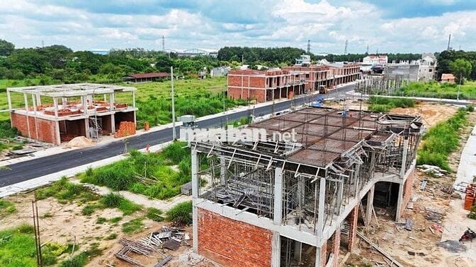 Nhà phố cao cấp 2 lầu-SHR-Full nội thất 120m² thanh toán chỉ 700tr