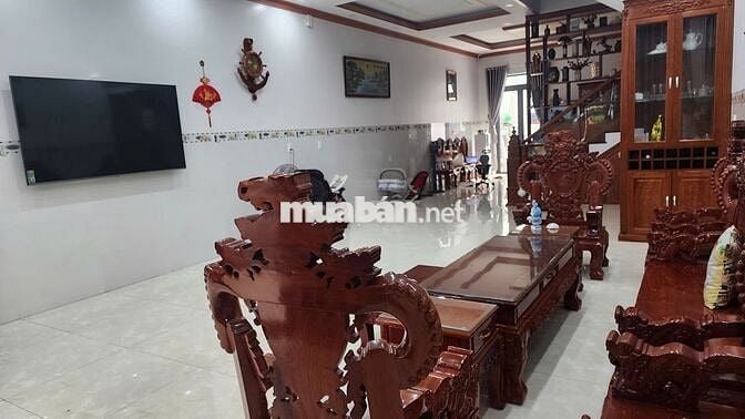 Cho thuê mặt bằng 180m² vị trí đắc địa gần ĐH Mở, BV Shing Mark, ST,TH