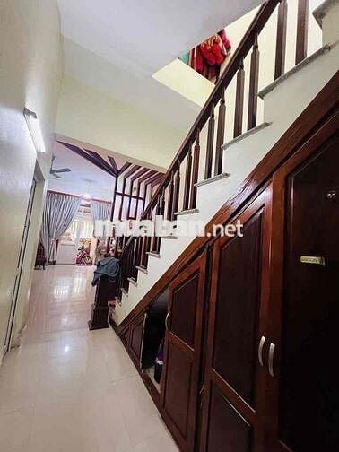 SẴN NHÀ 2 TẦNG CHẮC CHẮN - CÓ THỂ TRỒNG THÊM TẦNG NỮA