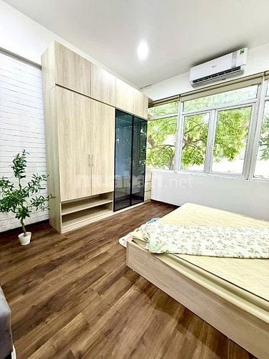 Bán nhà mặt phố Hồng Mai kinh doanh sầm uất, Dt 70m2, 4t, mt 4.2m.