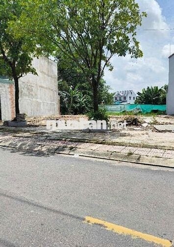 BÁN ÐÂT MẶT TIỀN HUỲNH THỊ NA – THÔNG SỐ VÀNG 5.2x19m – GIÁ TỐT
