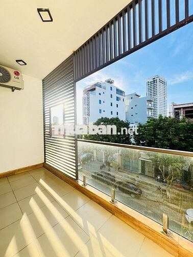 TRỐNG SẴN VP 40M2 CÓ ĐIỀU HOÀ, BAN CÔNG VIEW SÔNG BẢO VỆ 24/24