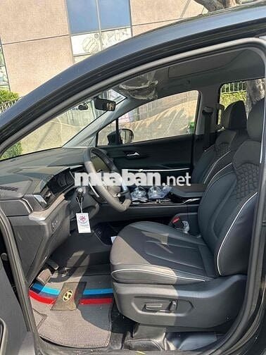 Hyundai Custin 1.5T ĐặcBiệt Sx 8/2024 Odo 4.139 km
