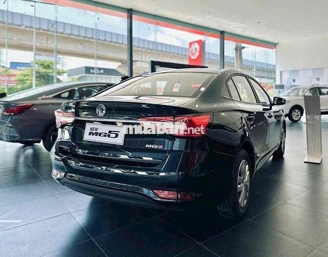 MG5 mt kiểu dáng sedan hạng C trả trước chỉ 80tr