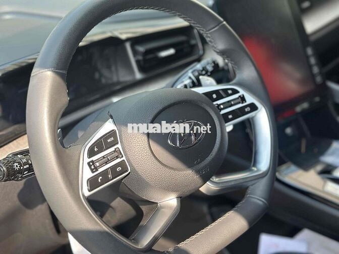 Hyundai Custin 1.5T ĐặcBiệt Sx 8/2024 Odo 4.139 km
