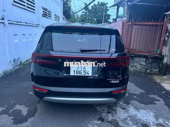 Hyundai Custin 1.5T ĐặcBiệt Sx 8/2024 Odo 4.139 km