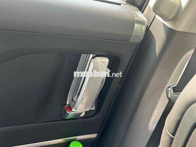 Hyundai Custin 1.5T ĐặcBiệt Sx 8/2024 Odo 4.139 km