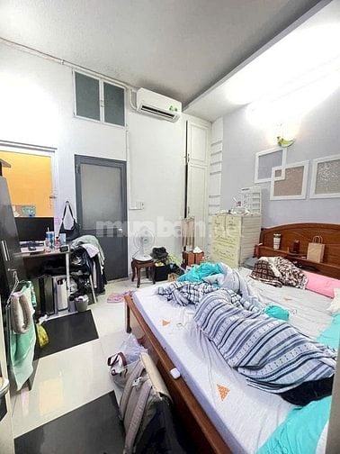 Bán Nhà 2 Tầng Hẻm Thông Thoáng, Cách Đường Xe Hơi 20m Huỳnh Tấn