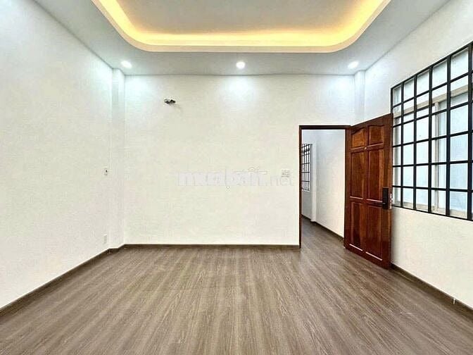 Cho Thuê Nhà Đường Nguyễn Duy Dương, Quận 10 (Cho Làm CHDV - Cải Tạo)