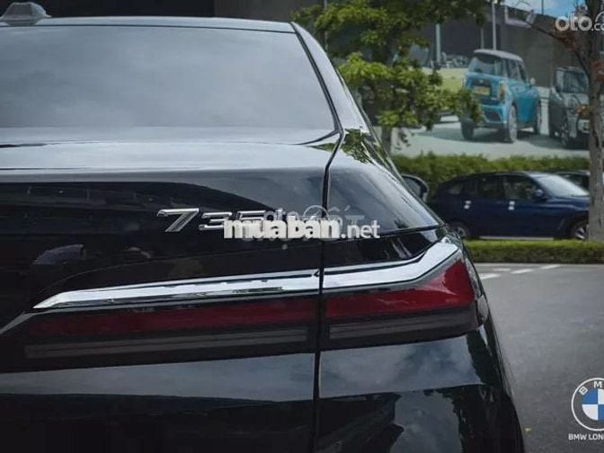 BMW 7 Series 2025 740i Pure Excellence