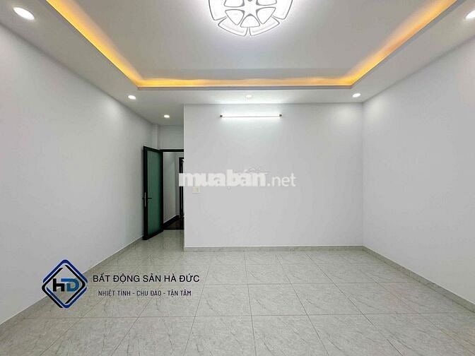 Nhà trệt lửng 3 lầu 5x14 mới 100% có gara xe hơi