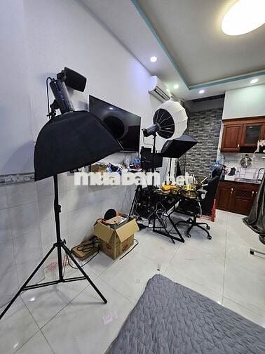 Cho thuê phòng livestream cao cấp – full thiết bị, vào là live ngay