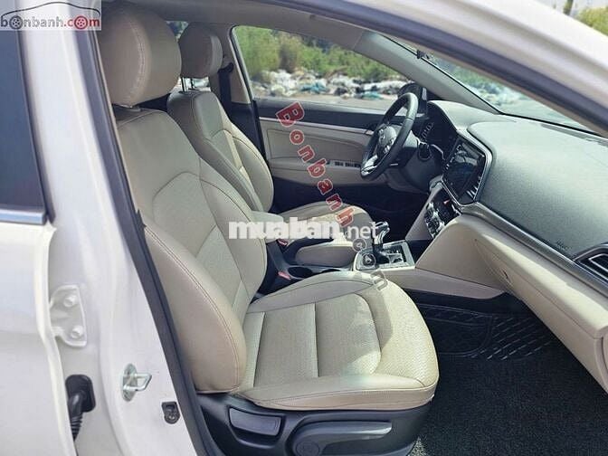 Hyundai Elantra 2.0 AT 2021 - 525 Triệu