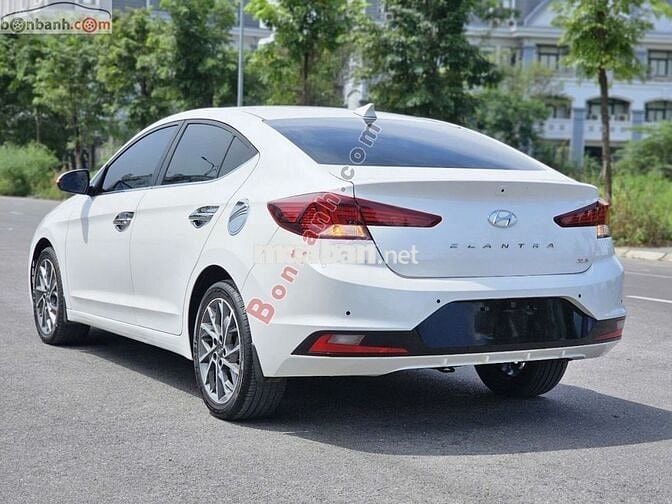 Hyundai Elantra 2.0 AT 2021 - 525 Triệu