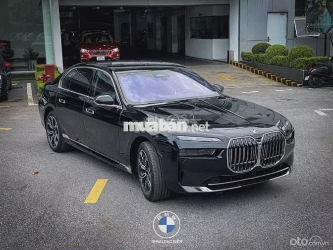 BMW 7 Series 2025 740i Pure Excellence