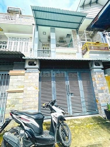 Bán Nhà 2 Tầng Hẻm Thông Thoáng, Cách Đường Xe Hơi 20m Huỳnh Tấn