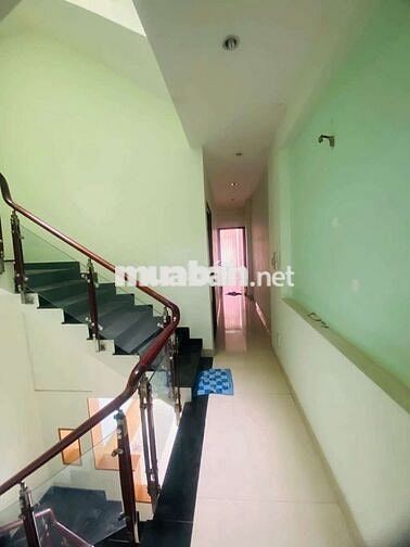 Vòng xoáy Lê Đại Hành 8 phòng 6WC giá 27 triệu
