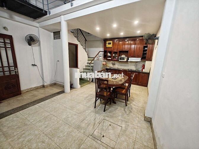 Cho thuê nhà nguyên căn 30m2 x 4 tầng + lửng – ngõ 505 Trần Khát Chân
