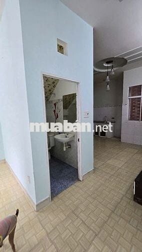 Cho thuê nhà nguyên căn, giá rẻ, hẻm 114 Lý Thường Kiệt