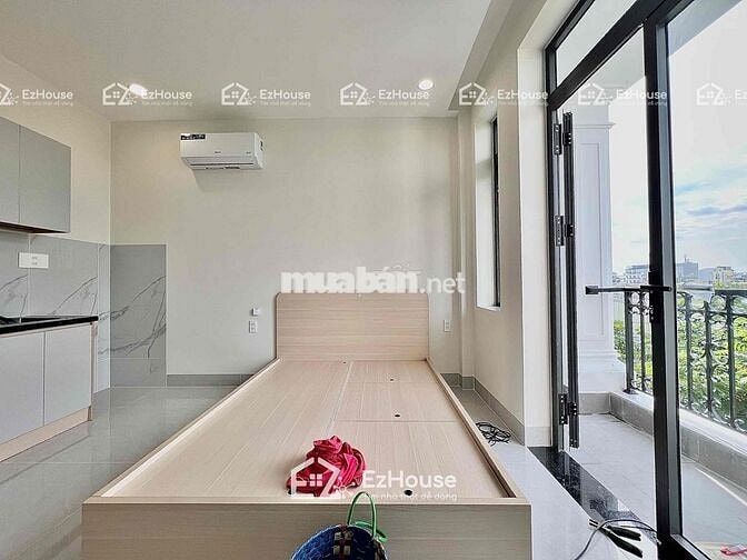 Căn hộ ban công mới toanh 100% đi bộ được qua ĐH Văn Lang