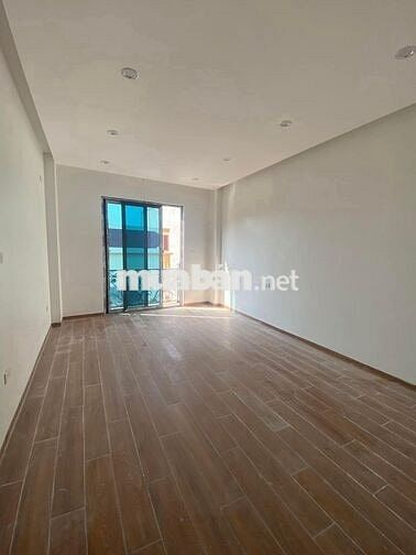 RẺ+ĐẸP!! Nhà 4T*33m2 xây độc lập, ngõ nông, ô tô đỗ cổng. Giá 3,7 tỷ