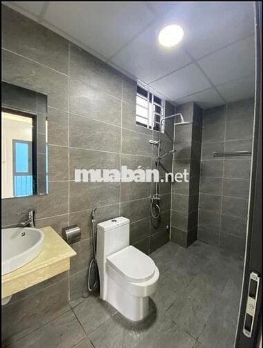 RẺ+ĐẸP!! Nhà 4T*33m2 xây độc lập, ngõ nông, ô tô đỗ cổng. Giá 3,7 tỷ