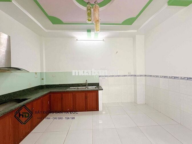 Nhà 2 lầu 4.2x18 mặt tiền đường HT06 đông người qua lại