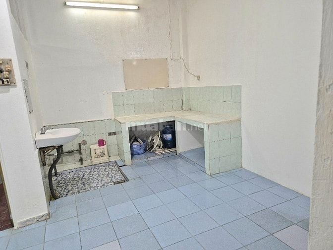 Nhà cho thuê 110m2, 5pn ngay TT giá rẻ, mới, sạch 11tr
