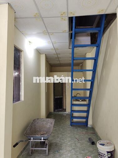 Cho thuê nhà mặt tiền quốc lộ 1A có gác 30m2. (Cho thuê nhà trọ)