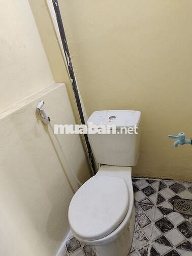 Cho thuê nhà mặt tiền quốc lộ 1A có gác 30m2. (Cho thuê nhà trọ)