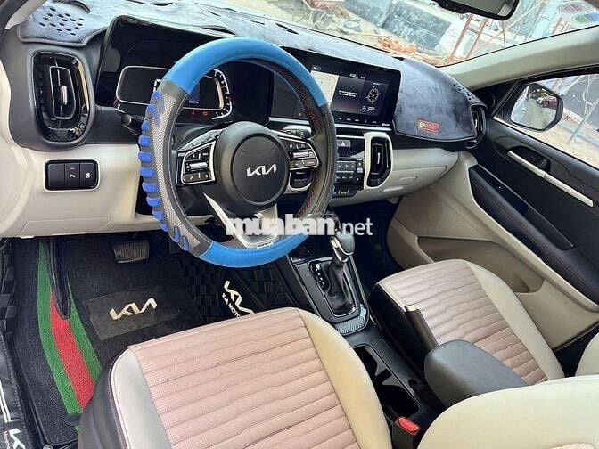 KIA SONET 1.5 PREMIUM 2023 GIA ĐÌNH LƯỚT VAY 70%