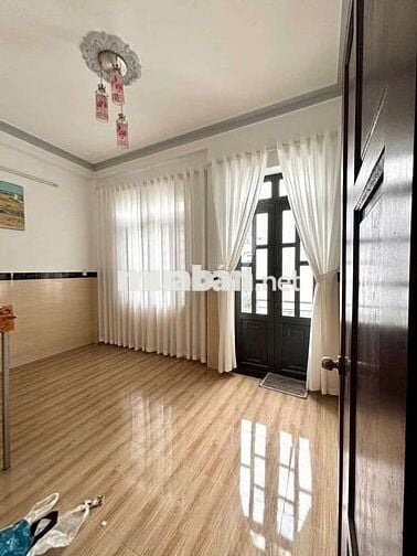 Nhà1 trệt3 lầu có nội thất hẻm liên khu 4/5 BHH B bình tân