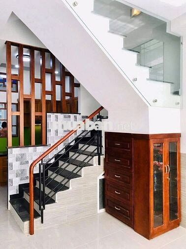 Cần cho thuê nhà MT 175A Ni Sư Huỳnh Liên P.10 Q.Tân Bình