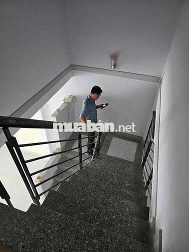 NHÀ NGAY SAU LƯNG AEON BÌNH TÂN, MỚI